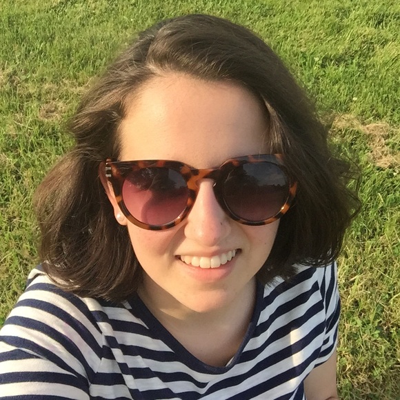 Meet your Posher, Erin - Picture 1 of 1